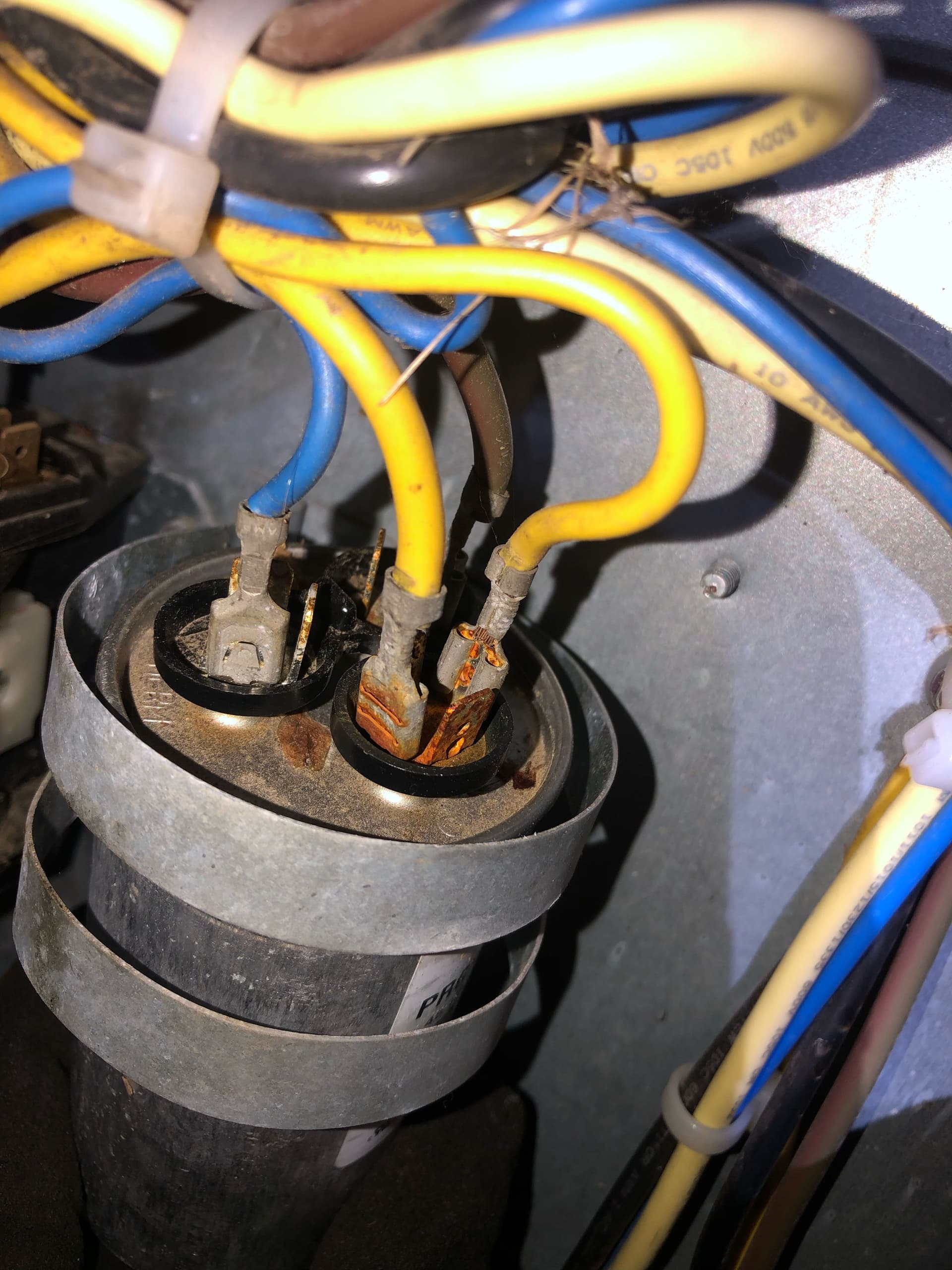 Gallery photos for ECM Blower Motor Replacement Gets This AC System Moving Air Again: Image #5