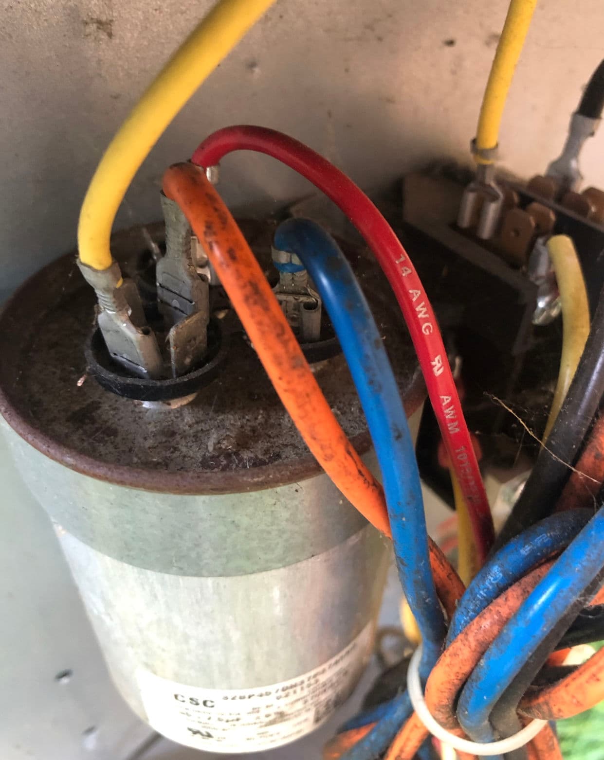 Gallery photos for AC Not Cooling? Here's How We Actually Find the Problem: Image #1
