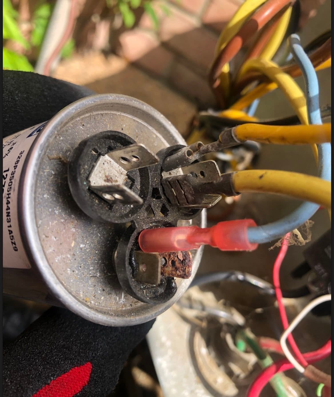 Gallery photos for A Bad Capacitor Killed the Cooling - Here's What We Found: Image #1