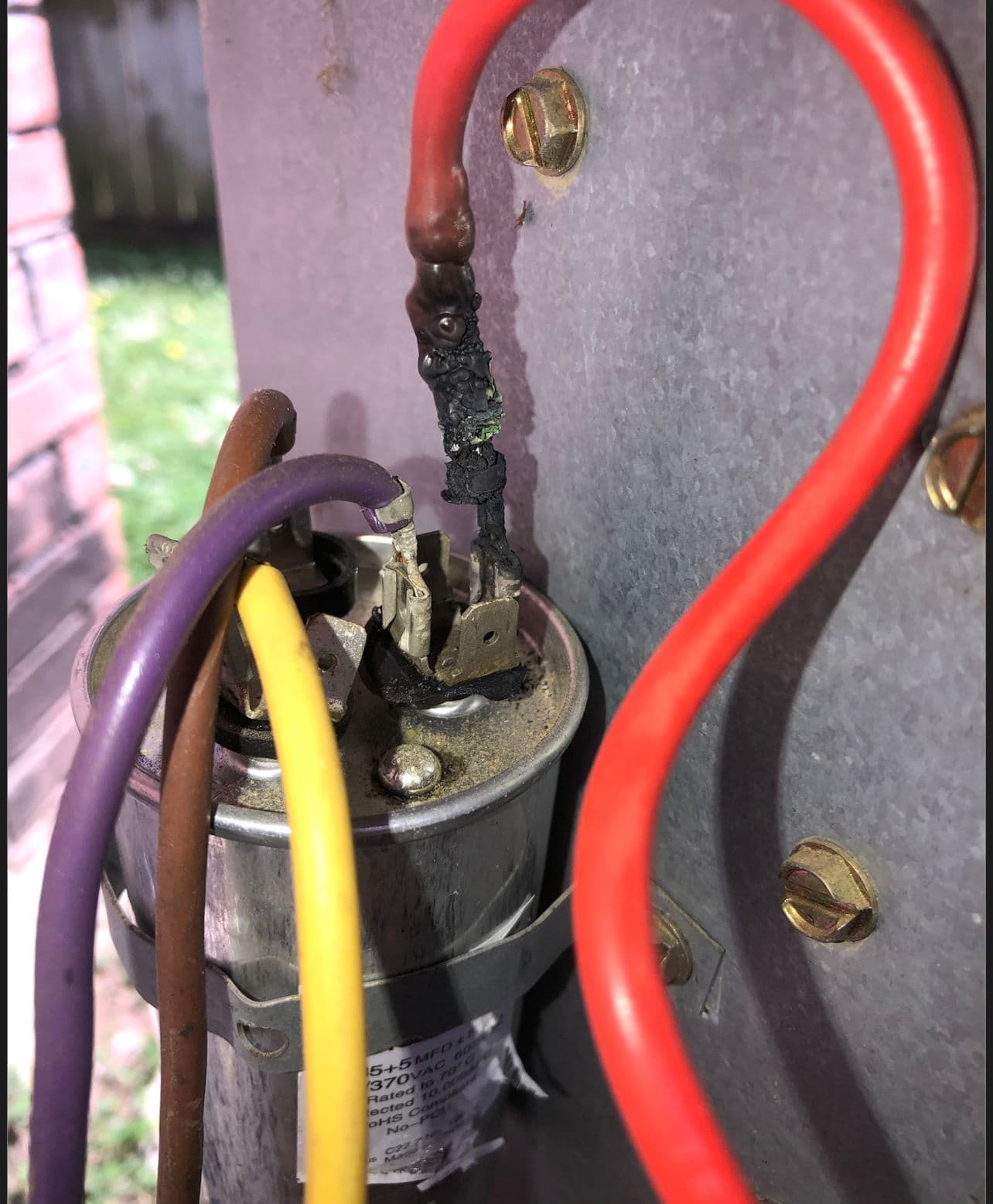 Burned Capacitor Was Why This AC Stopped Cooling image