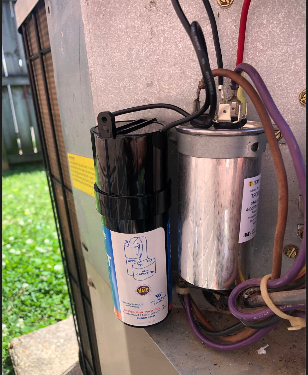Gallery photos for Burned Capacitor Was Why This AC Stopped Cooling: Image #2
