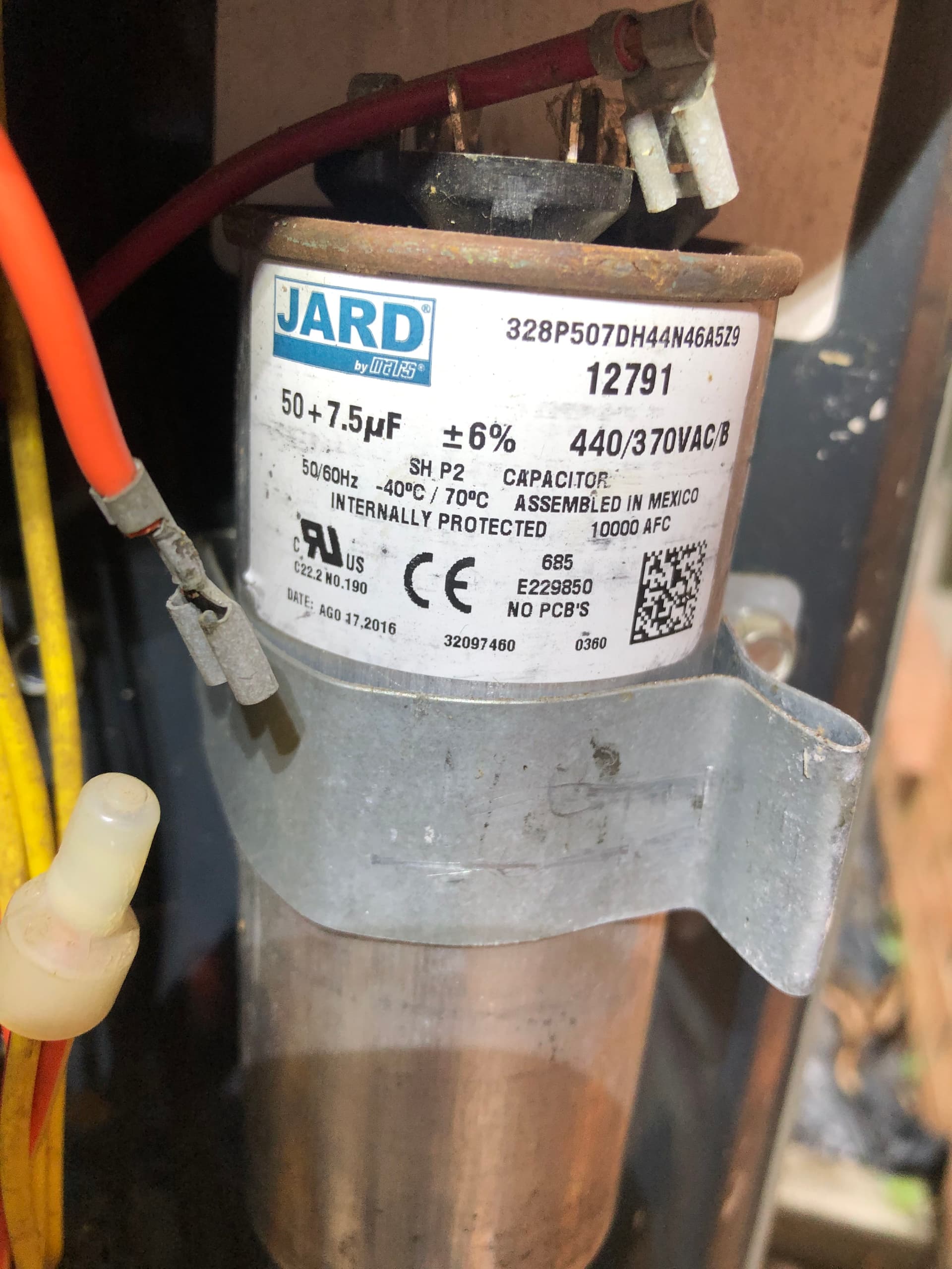 Gallery photos for A Failed Dual Capacitor Was the Reason This AC Stopped Keeping Up: Image #1