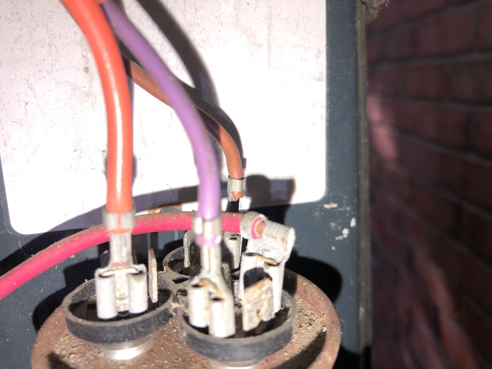 Gallery photos for A Failed Dual Capacitor Was the Reason This AC Stopped Keeping Up: Image #2