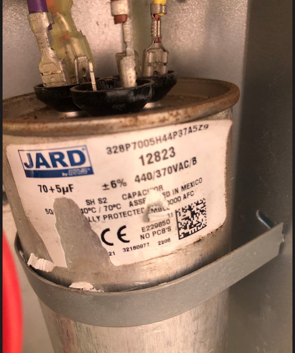 Gallery photos for A Bad Capacitor Killed the Cooling - Here's What We Found: Image #4