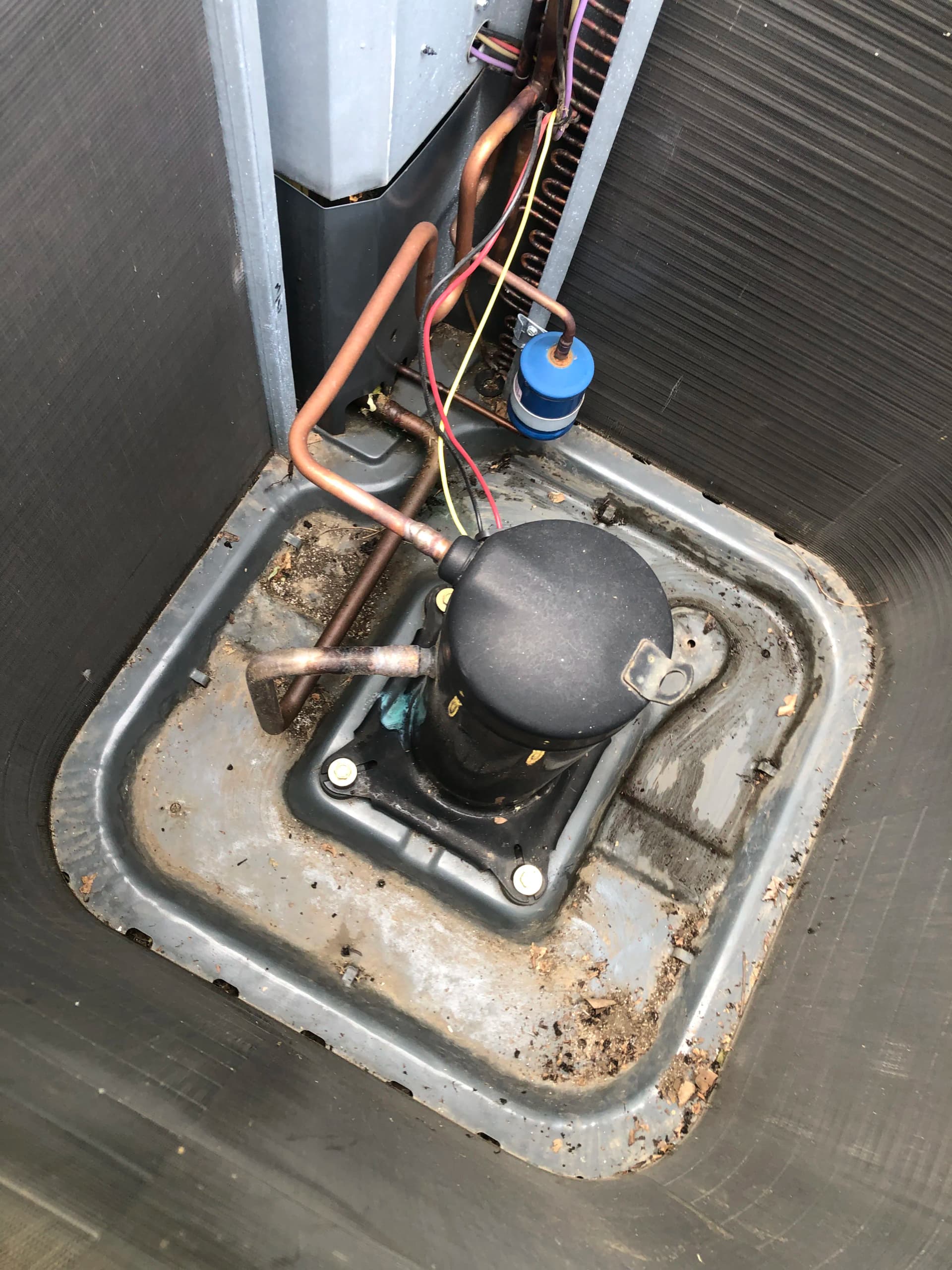 Gallery photos for Why a Dirty Condenser Coil Is Killing Your AC's Efficiency: Image #2