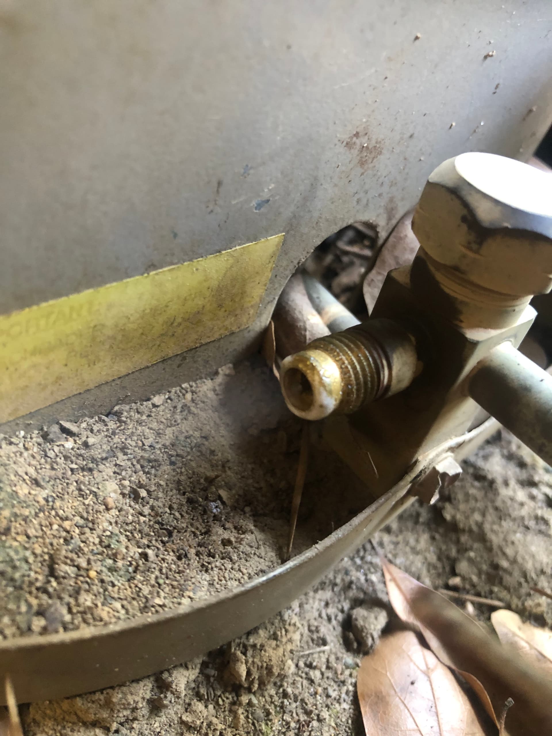 Gallery photos for AC Not Cooling? Here's How We Actually Find the Problem: Image #2