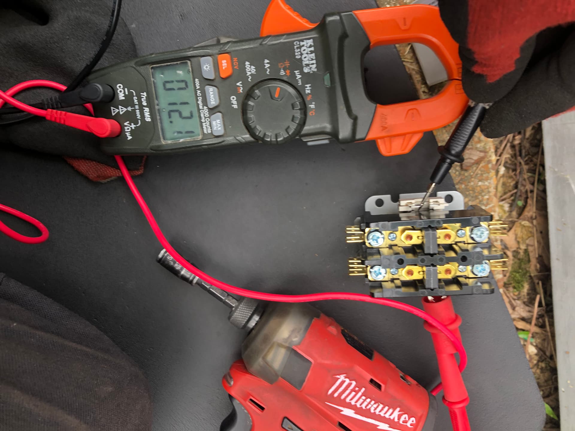Gallery photos for AC Not Cooling? A Blown Fuse and Bad Contactor Were the Culprits: Image #4