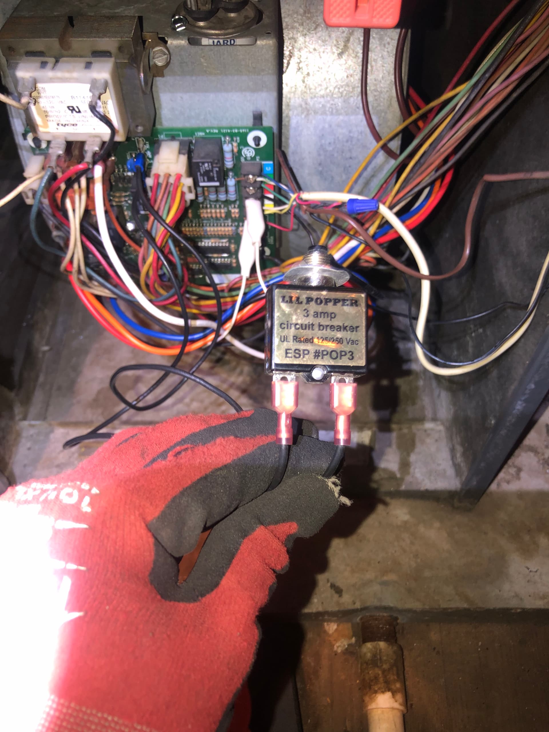 Gallery photos for AC Not Cooling? A Blown Fuse and Bad Contactor Were the Culprits: Image #1